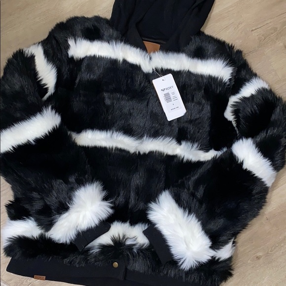 🔥 Roxy women’s Carrie faux fur technical jacket 🔥 - Picture 4 of 7